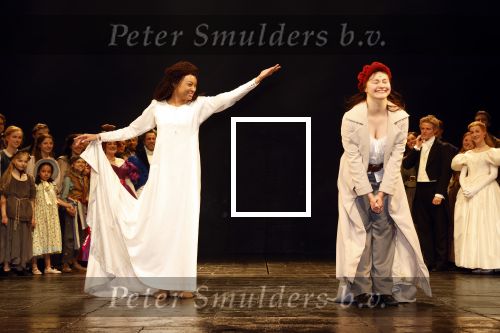 Amsterdam 5 maart 2023
Premiere les Miserables in Carre.
cast met  oa Milan van Waardenburg  Vajen v d Bosch Freek Bartels . 
Cameron Mackintosch kwam ook kijken