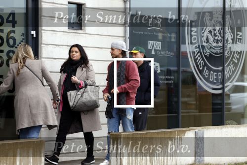 Wilnis 16 februari 2023
Andre Hazes krijgt de sleutel van zijn nieuwe huis nadat hij bij de Notaris is geweest.
Zij PAen neef Djarno waren er ook bij .