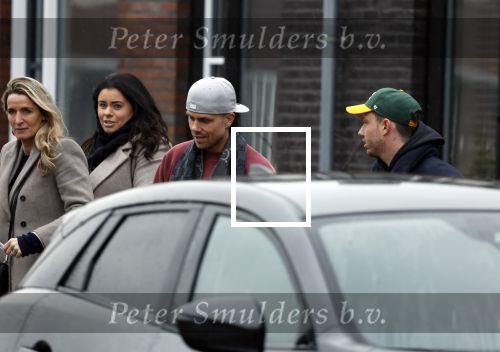 Wilnis 16 februari 2023
Andre Hazes krijgt de sleutel van zijn nieuwe huis nadat hij bij de Notaris is geweest.
Zij PAen neef Djarno waren er ook bij .