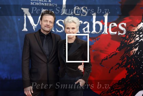 Amsterdam 5 maart 2023
Premiere les Miserables in Carre.
Anita Witzier met man