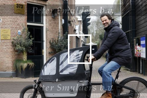 Amsterdam 21 februari 2023
Arie Boomsma op zijn bakfiets onderweg naar Vondelgym.
