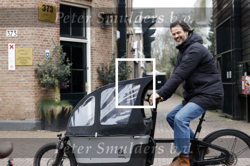Amsterdam 21 februari 2023
Arie Boomsma op zijn bakfiets onderweg naar Vondelgym.