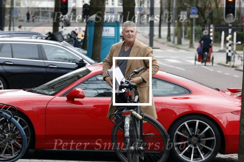 Amsterdam 4 maart 2023
Bram Moszkowicz doet boodschappen in Amsterdam zuid