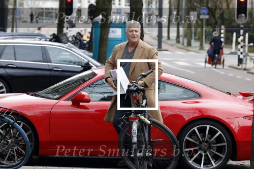 Amsterdam 4 maart 2023
Bram Moszkowicz doet boodschappen in Amsterdam zuid