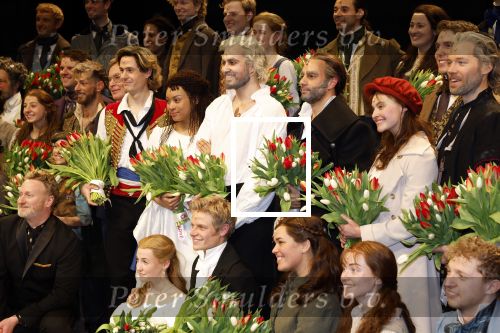 Amsterdam 5 maart 2023
Premiere les Miserables in Carre.
cast met  oa Milan van Waardenburg  Vajen v d Bosch Freek Bartels . 
Cameron Mackintosch kwam ook kijken