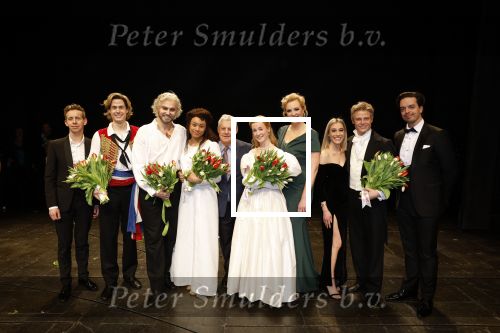 Amsterdam 5 maart 2023
Premiere les Miserables in Carre.
cast met  oa Milan van Waardenburg  Vajen v d Bosch Freek Bartels . 
Cameron Mackintosch kwam ook kijken