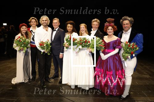 Amsterdam 5 maart 2023
Premiere les Miserables in Carre.
cast met  oa Milan van Waardenburg  Vajen v d Bosch Freek Bartels . 
Cameron Mackintosch kwam ook kijken