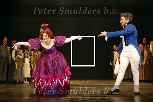Amsterdam 5 maart 2023
Premiere les Miserables in Carre.
cast met  oa Milan van Waardenburg  Vajen v d Bosch Freek Bartels . 
Cameron Mackintosch kwam ook kijken