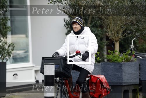 Amsterdam, 13 maart 2023
Chazia Mourali op de fiets in Amsterdam