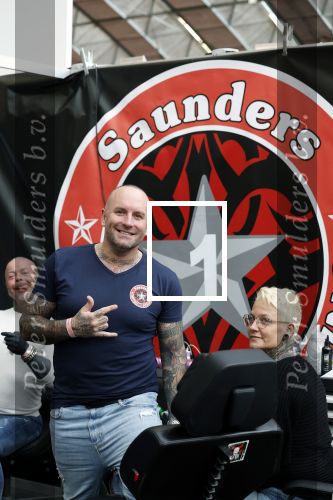 Amsterdam 18 februari 2023
Dean saunders met tatoo shop  op de huishoudbeurs in de rai