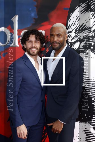 Amsterdam 5 maart 2023
Premiere les Miserables in Carre.
 Diego Gonzalez-Clark (links) en Cyrano Lionel