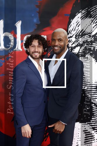 Amsterdam 5 maart 2023
Premiere les Miserables in Carre.
 Diego Gonzalez-Clark (links) en Cyrano Lionel