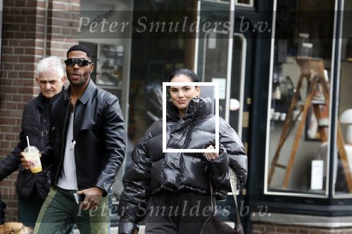 Laren 18 februari 2023
Denzel Slager en Famke Louise in het centrum van Laren
