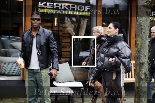 Laren 18 februari 2023
Denzel Slager en Famke Louise in het centrum van Laren