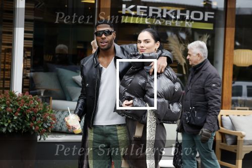 Laren 18 februari 2023
Denzel Slager en Famke Louise in het centrum van Laren