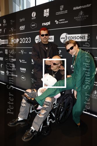 Leusden 6 maart 2023
Uitreiking Edisons in het AFAS theater .
Maan en haar vriend Goldband-zanger Karel Gerlach op de edisons. Goldband is de grote winnaar met m,eerdere edisons