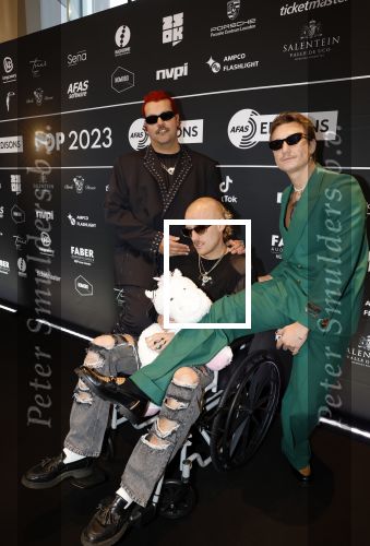 Leusden 6 maart 2023
Uitreiking Edisons in het AFAS theater .
Maan en haar vriend Goldband-zanger Karel Gerlach op de edisons. Goldband is de grote winnaar met m,eerdere edisons