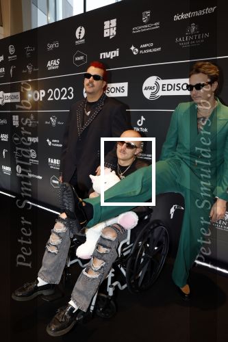 Leusden 6 maart 2023
Uitreiking Edisons in het AFAS theater .
Maan en haar vriend Goldband-zanger Karel Gerlach op de edisons. Goldband is de grote winnaar met m,eerdere edisons