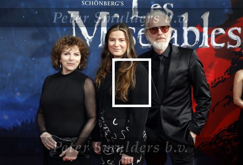 Amsterdam 5 maart 2023
Premiere les Miserables in Carre.
Henriette Tol met haar partner Rob Snoek en dochter Louise