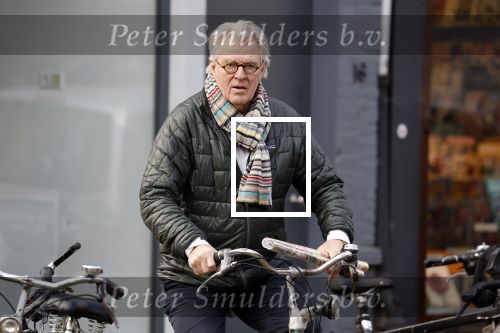 Amsterdam 16 februari 2023
Jeroen Krabbe doet boodschap op de cornelis schuytstraat