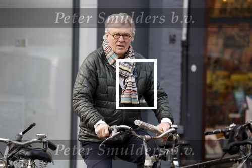 Amsterdam 16 februari 2023
Jeroen Krabbe doet boodschap op de cornelis schuytstraat