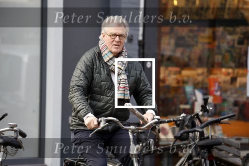 Amsterdam 16 februari 2023
Jeroen Krabbe doet boodschap op de cornelis schuytstraat