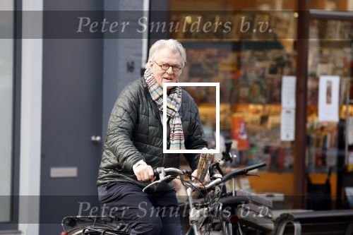 Amsterdam 16 februari 2023
Jeroen Krabbe doet boodschap op de cornelis schuytstraat