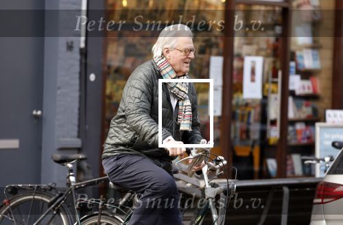 Amsterdam 16 februari 2023
Jeroen Krabbe doet boodschap op de cornelis schuytstraat