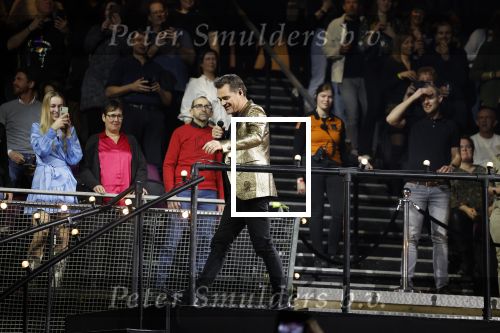 Amsterdam 11 maart 2023
Holland zingt Hazes in het ziggo dome.
Jeroen v d Boom Samantha Steenwijk Waylon Karsu John de Bever Og3ne Gerard Joling en Jamai maken er een geweldige show van .
Gasten aanwezig oa Rachel Hazes Wesley Sneijder en Guido den Aantrekker met zijn vrouw Tiffany.