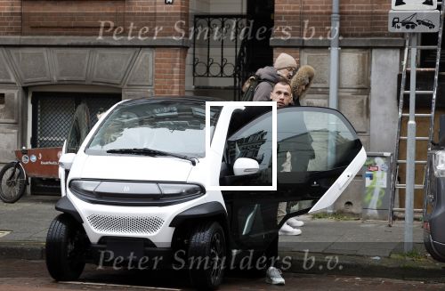 Amsterdam 21 februari 2023
Johnny Heitinga en zijn vrouw Charlotte Sophie in hun nieuwe Eli Zero stads wagentje.