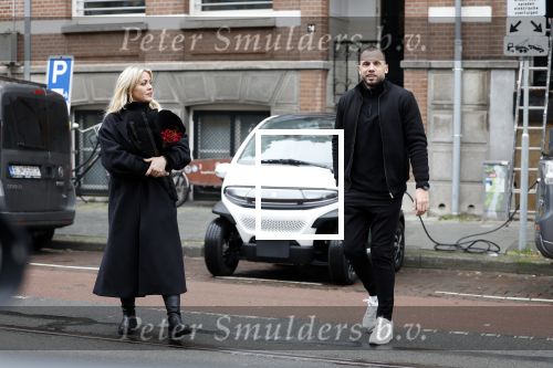 Amsterdam 21 februari 2023
Johnny Heitinga en zijn vrouw Charlotte Sophie in hun nieuwe Eli Zero stads wagentje.