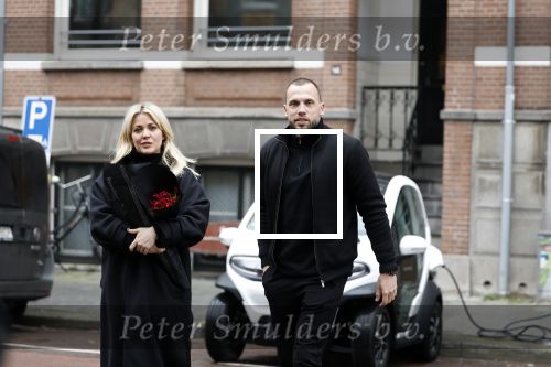 Amsterdam 21 februari 2023
Johnny Heitinga en zijn vrouw Charlotte Sophie in hun nieuwe Eli Zero stads wagentje.