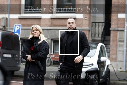 Amsterdam 21 februari 2023
Johnny Heitinga en zijn vrouw Charlotte Sophie in hun nieuwe Eli Zero stads wagentje.