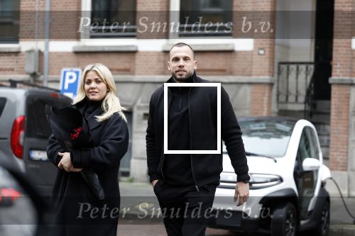 Amsterdam 21 februari 2023
Johnny Heitinga en zijn vrouw Charlotte Sophie in hun nieuwe Eli Zero stads wagentje.