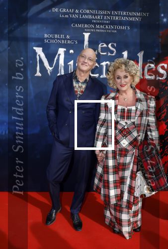 Amsterdam 5 maart 2023
Premiere les Miserables in Carre.
Karin Bloemen met haar man