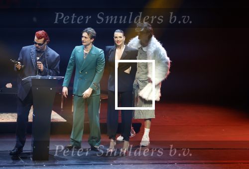 Leusden 6 maart 2023
Uitreiking Edisons in het AFAS theater .
Maan en haar vriend Goldband-zanger Karel Gerlach op de edisons. Goldband is de grote winnaar met m,eerdere edisons