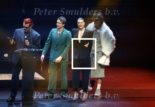 Leusden 6 maart 2023
Uitreiking Edisons in het AFAS theater .
Maan en haar vriend Goldband-zanger Karel Gerlach op de edisons. Goldband is de grote winnaar met m,eerdere edisons