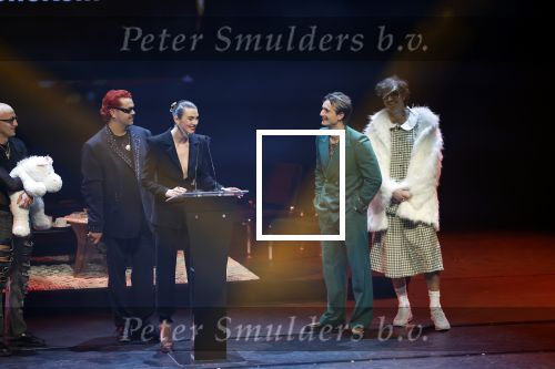 Leusden 6 maart 2023
Uitreiking Edisons in het AFAS theater .
Maan en haar vriend Goldband-zanger Karel Gerlach op de edisons. Goldband is de grote winnaar met m,eerdere edisons