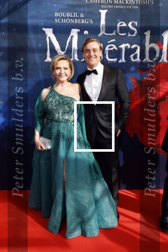 Amsterdam 5 maart 2023
Premiere les Miserables in Carre.
Mariska v Kolck met zoon