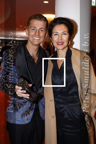 Leusden 6 maart 2023
Uitreiking Edisons in het AFAS theater .
Mart Hoogkamer kwam met zijn vriendin . Mart won een edison voor beste Nederlandse song.
Mart met staatssecretaris Gunay Uslu