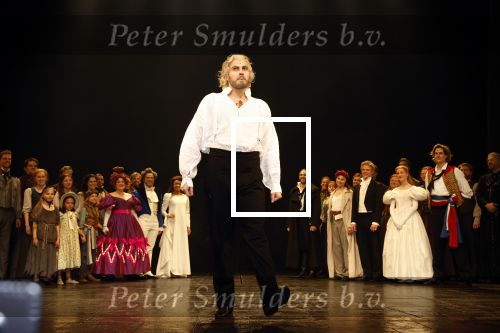 Amsterdam 5 maart 2023
Premiere les Miserables in Carre.
cast met  oa Milan van Waardenburg  Vajen v d Bosch Freek Bartels . 
Cameron Mackintosch kwam ook kijken