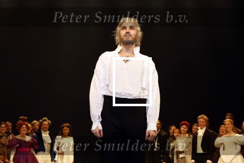 Amsterdam 5 maart 2023
Premiere les Miserables in Carre.
cast met  oa Milan van Waardenburg  Vajen v d Bosch Freek Bartels . 
Cameron Mackintosch kwam ook kijken