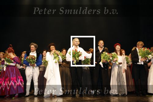 Amsterdam 5 maart 2023
Premiere les Miserables in Carre.
cast met  oa Milan van Waardenburg  Vajen v d Bosch Freek Bartels . 
Cameron Mackintosch kwam ook kijken