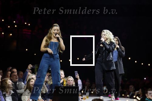 Amsterdam 11 maart 2023
Holland zingt Hazes in het ziggo dome.
Jeroen v d Boom Samantha Steenwijk Waylon Karsu John de Bever Og3ne Gerard Joling en Jamai maken er een geweldige show van .
Gasten aanwezig oa Rachel Hazes Wesley Sneijder en Guido den Aantrekker met zijn vrouw Tiffany.