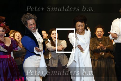 Amsterdam 5 maart 2023
Premiere les Miserables in Carre.
Wolter Kroes en zij nvrouw Tessa en zoons kwam naar hun zus/dochter Pamela Kroes kijken