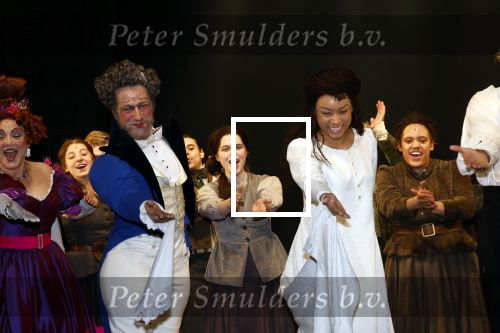 Amsterdam 5 maart 2023
Premiere les Miserables in Carre.
Wolter Kroes en zij nvrouw Tessa en zoons kwam naar hun zus/dochter Pamela Kroes kijken