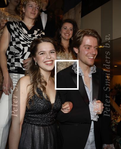 Amsterdam 5 maart 2023
Premiere les Miserables in Carre.
Wolter Kroes en zij nvrouw Tessa en zoons kwam naar hun zus/dochter Pamela Kroes kijken