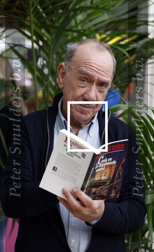 Amsterdam 22 februari 2023
Peter Romer signeert zijn nieuwste Baantjer boek op de huishoudbeurs.
