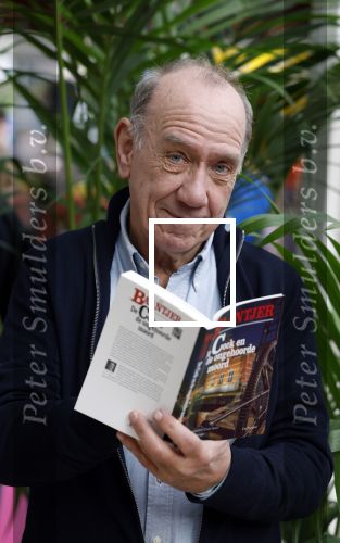Amsterdam 22 februari 2023
Peter Romer signeert zijn nieuwste Baantjer boek op de huishoudbeurs.