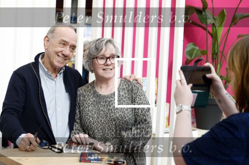 Amsterdam 22 februari 2023
Peter Romer signeert zijn nieuwste Baantjer boek op de huishoudbeurs.
